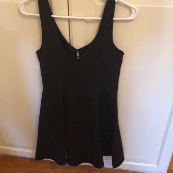 Too small - Picture 2 of 4